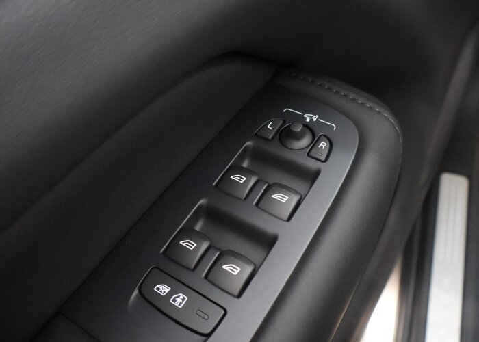 Volvo XC60 2.0 T8 Plug-in hybrid AWD Plus Dark