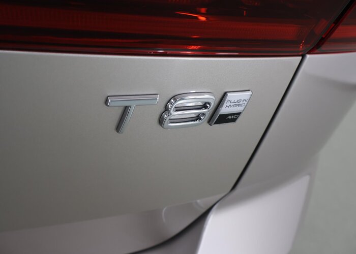Volvo XC60 2.0 T8 Plug-in hybrid AWD Plus Dark