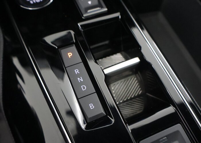 Peugeot 3008 1.6 HYbrid4 300 GT