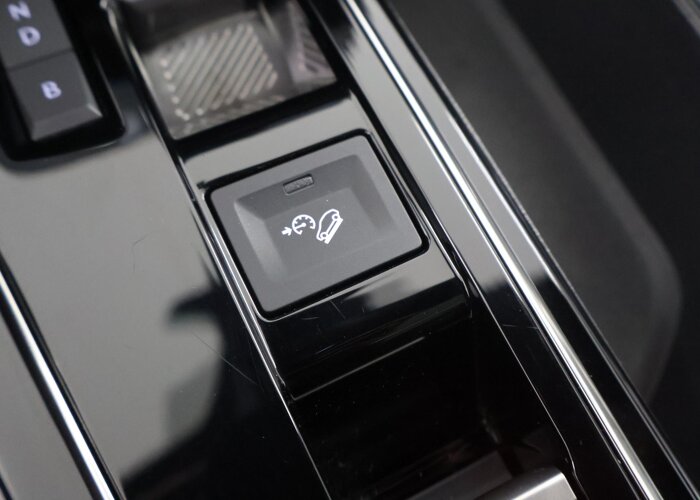 Peugeot 3008 1.6 HYbrid4 300 GT