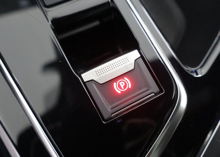 Peugeot 3008 1.6 HYbrid4 300 GT