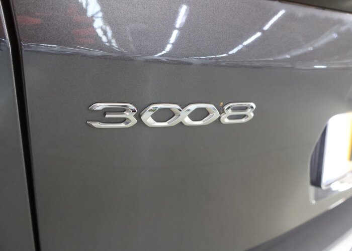 Peugeot 3008 1.6 HYbrid4 300 GT