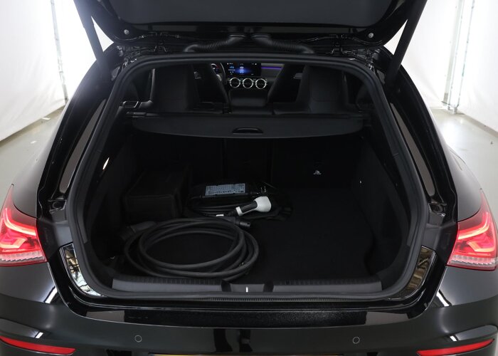 Mercedes-Benz CLA-Klasse Shooting Brake 250 e AMG Line