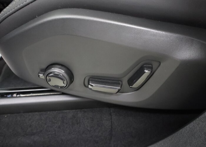 Volvo XC90 2.0 T8 Plug-in hybrid AWD Plus Dark