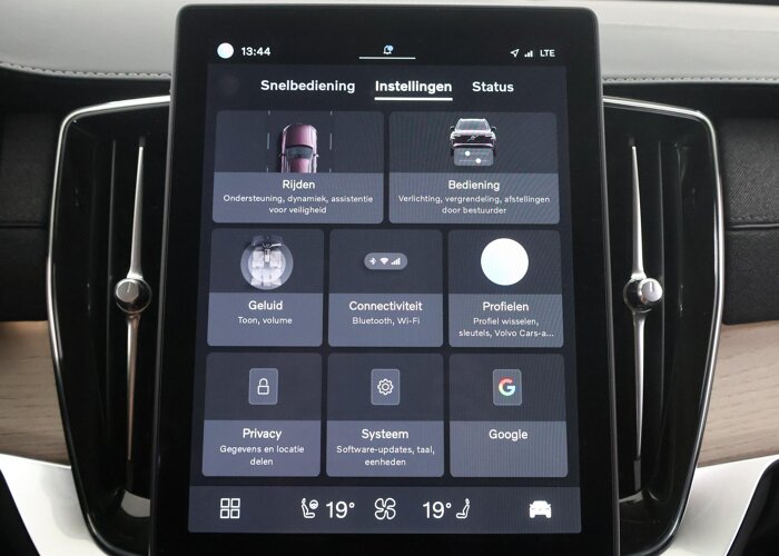 Volvo XC90 2.0 T8 Plug-in hybrid AWD Plus Dark