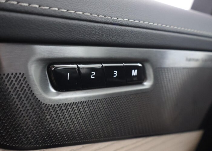 Volvo XC90 2.0 T8 Plug-in hybrid AWD Plus Dark