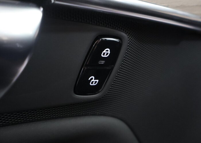 Volvo XC90 2.0 T8 Plug-in hybrid AWD Plus Dark