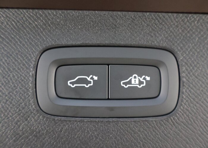 Volvo XC90 2.0 T8 Plug-in hybrid AWD Plus Dark