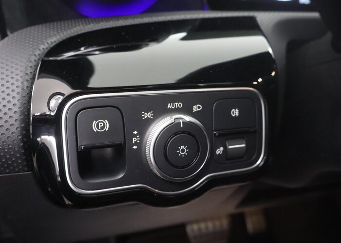 Mercedes-Benz A-Klasse 180 Business Solution AMG