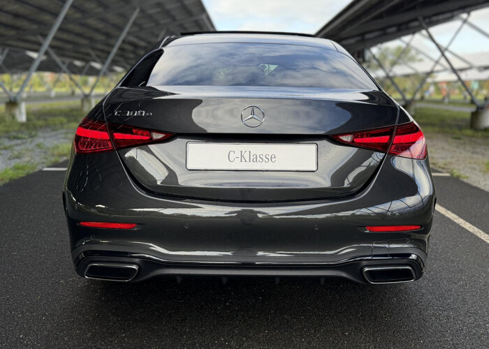 Mercedes-Benz C-Klasse 300e 140 Years Edition