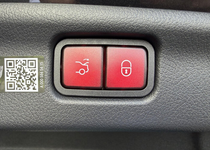 Mercedes-Benz C-Klasse 300e 140 Years Edition