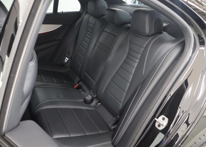 Mercedes-Benz E-Klasse 300 e AMG Line