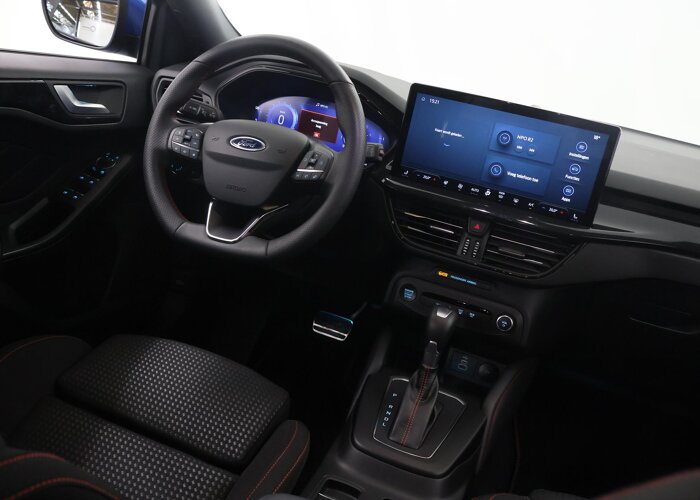 Ford Focus 1.0 EcoBoost Hybrid ST Line X