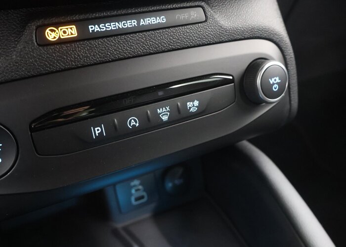 Ford Focus 1.0 EcoBoost Hybrid ST Line X