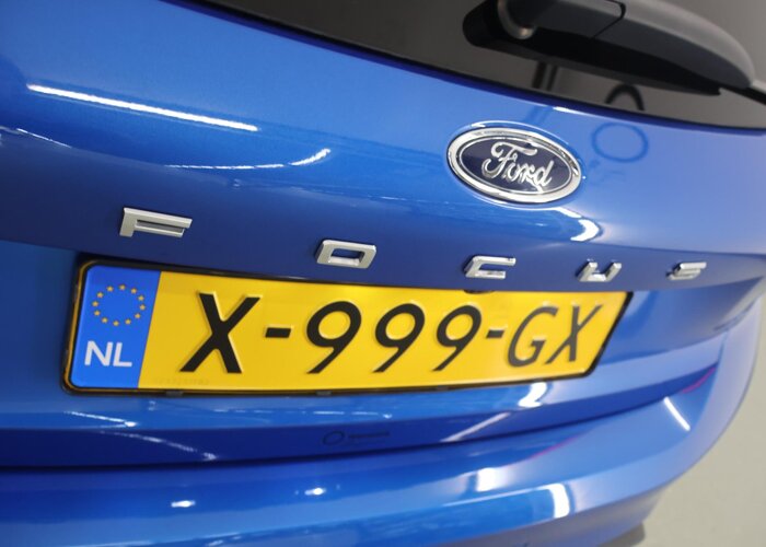 Ford Focus 1.0 EcoBoost Hybrid ST Line X