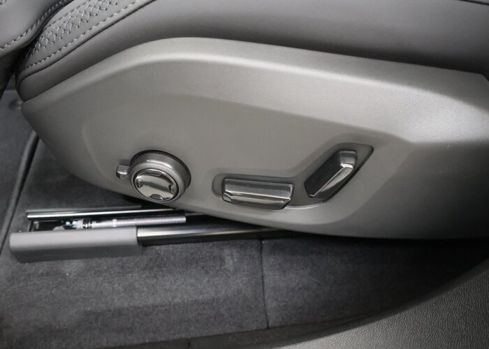 Volvo XC60 2.0 T8 Plug-in hybrid AWD Plus Dark
