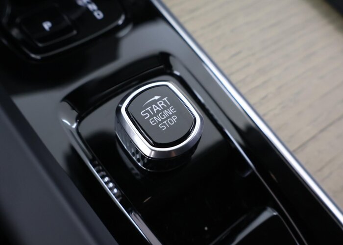 Volvo XC60 2.0 T8 Plug-in hybrid AWD Plus Dark