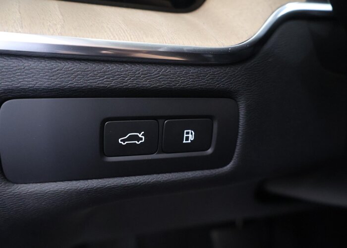 Volvo XC60 2.0 T8 Plug-in hybrid AWD Plus Dark