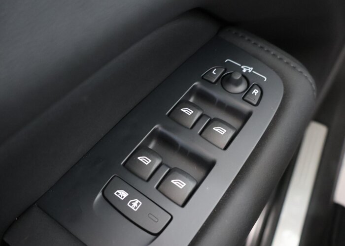 Volvo XC60 2.0 T8 Plug-in hybrid AWD Plus Dark