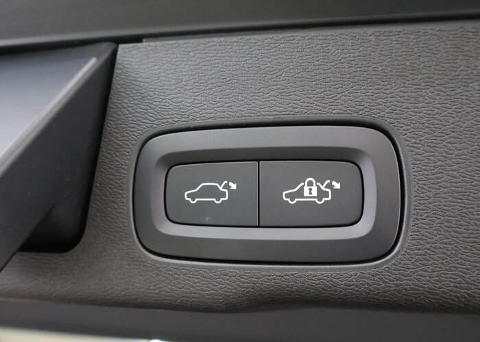 Volvo XC60 2.0 T8 Plug-in hybrid AWD Plus Dark