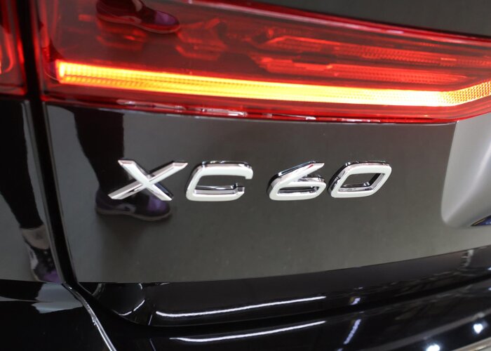 Volvo XC60 2.0 T8 Plug-in hybrid AWD Plus Dark