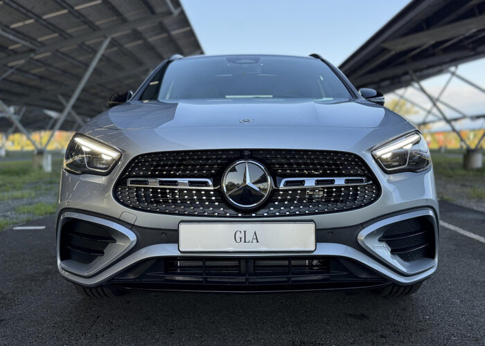 Mercedes-Benz GLA 250e 140 Years Edition