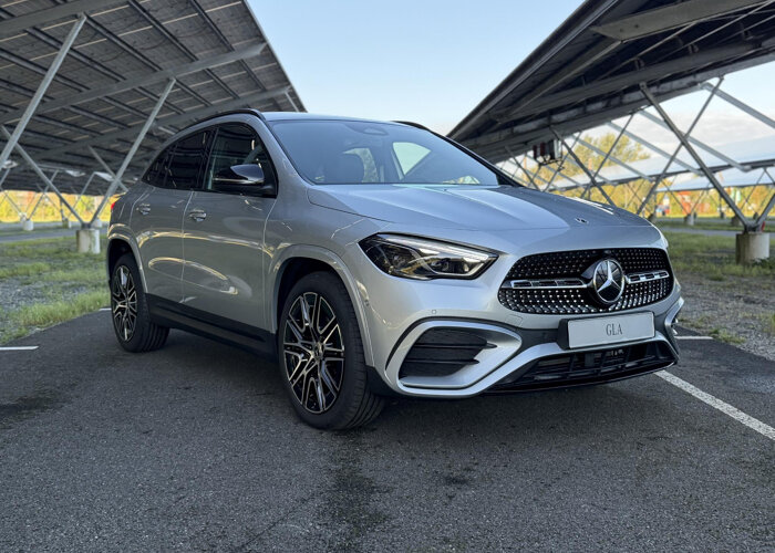 Mercedes-Benz GLA 250e 140 Years Edition
