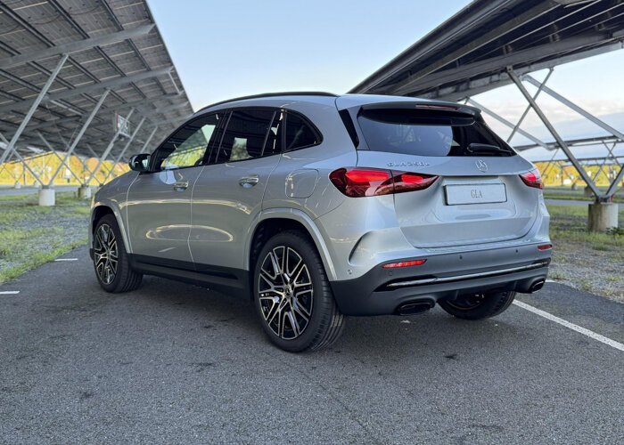 Mercedes-Benz GLA 250e 140 Years Edition