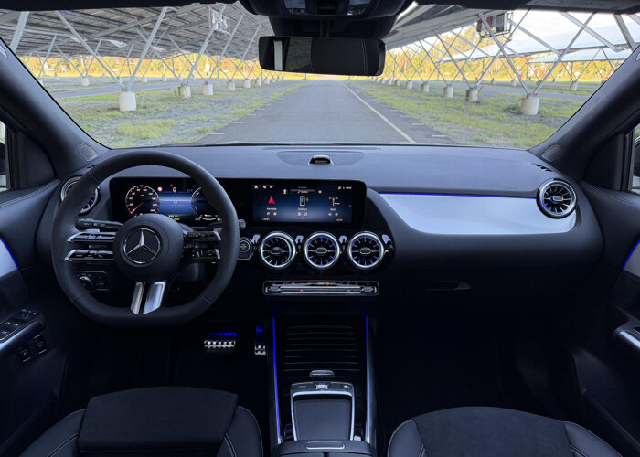 Mercedes-Benz GLA 250e 140 Years Edition