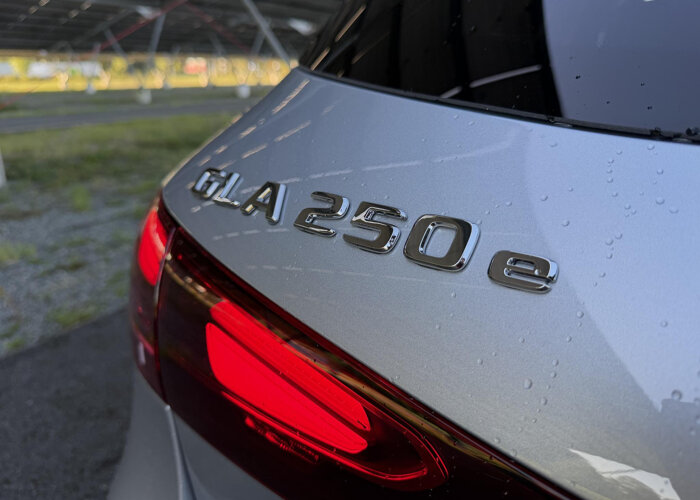 Mercedes-Benz GLA 250e 140 Years Edition