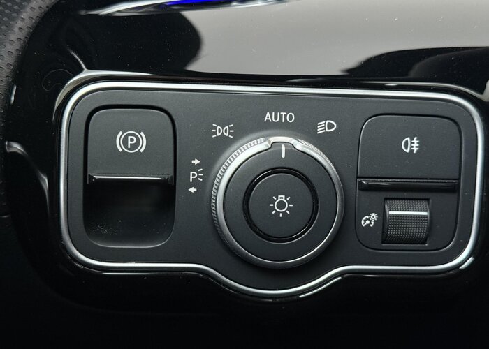 Mercedes-Benz A-Klasse 180 Business Solution AMG