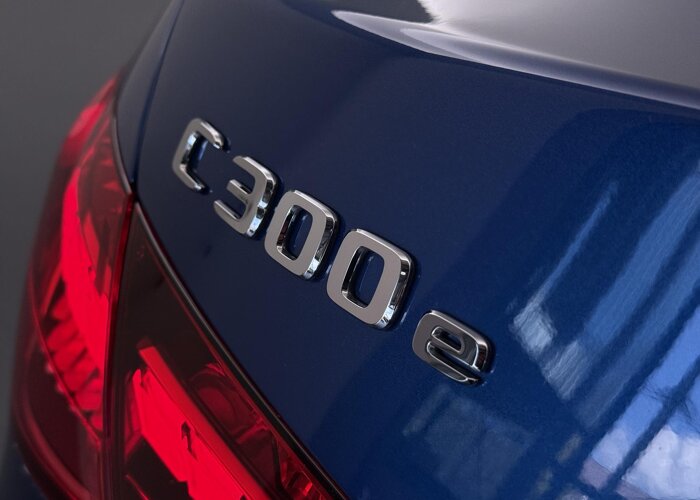 Mercedes-Benz C-Klasse 300e AMG Line
