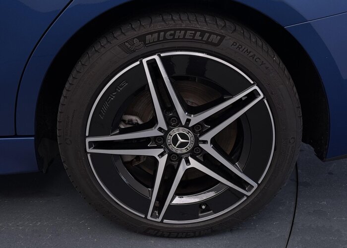Mercedes-Benz C-Klasse 300e AMG Line