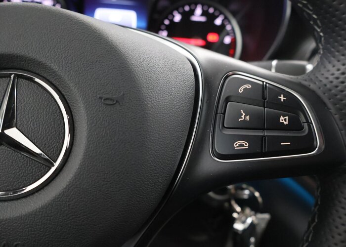 Mercedes-Benz V-Klasse 300d RWD | XL L3 | AMG