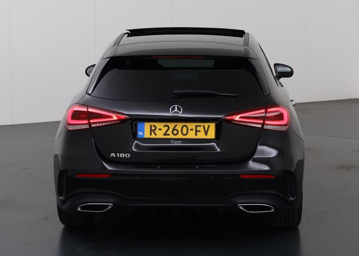 Mercedes-Benz A-Klasse 180 AMG Line