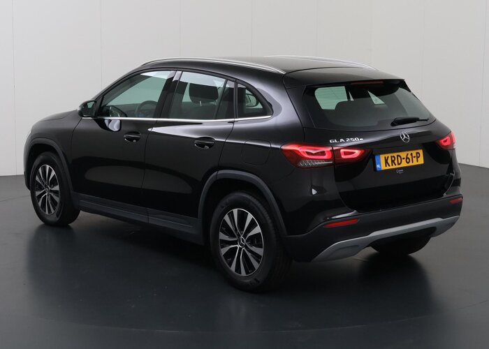 Mercedes-Benz GLA 250 e AMG Line