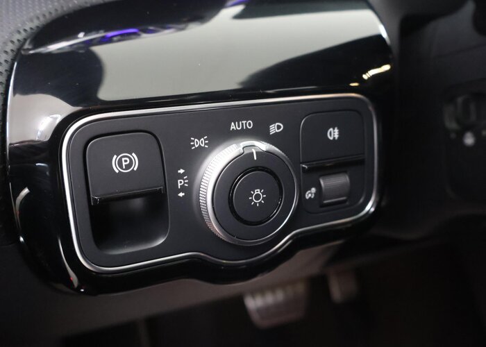 Mercedes-Benz CLA-Klasse 180 Business Solution AMG