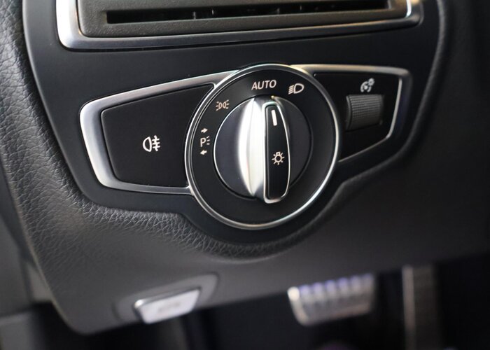 Mercedes-Benz C-Klasse 180 Premium Pack