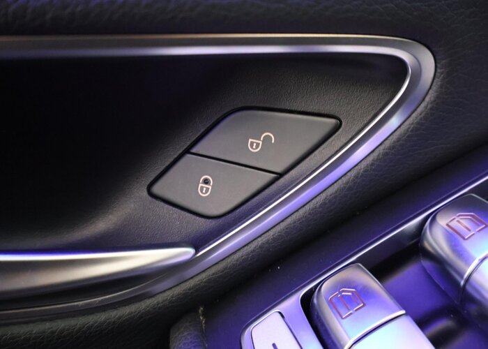 Mercedes-Benz C-Klasse 180 Premium Pack