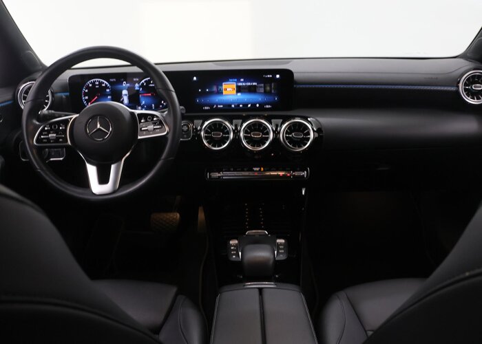 Mercedes-Benz CLA-Klasse Shooting Brake 180 Luxury Line