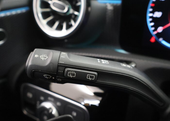 Mercedes-Benz CLA-Klasse Shooting Brake 180 Luxury Line