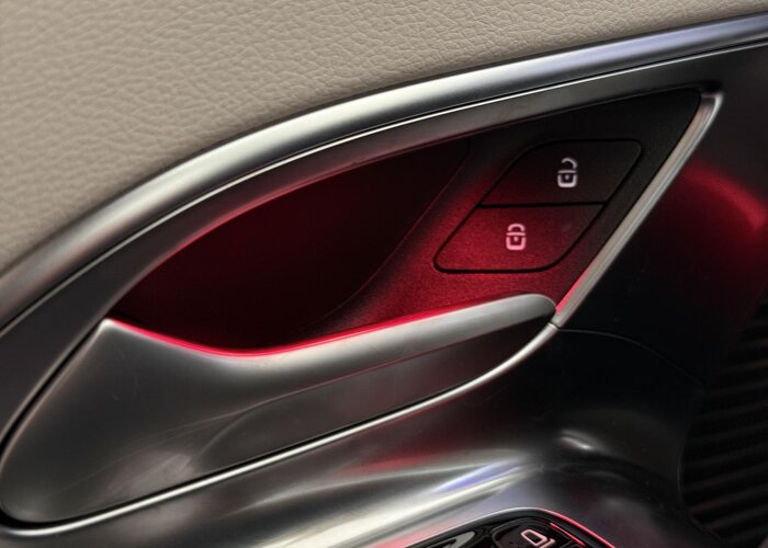 Mercedes-Benz C-Klasse 400 4MATIC Launch Edition 94 kWh