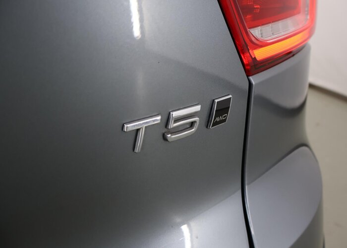 Volvo XC40 2.0 T5 AWD Intro Edition