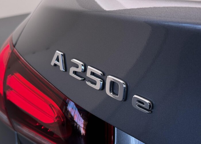 Mercedes-Benz A-Klasse 250 e AMG Line