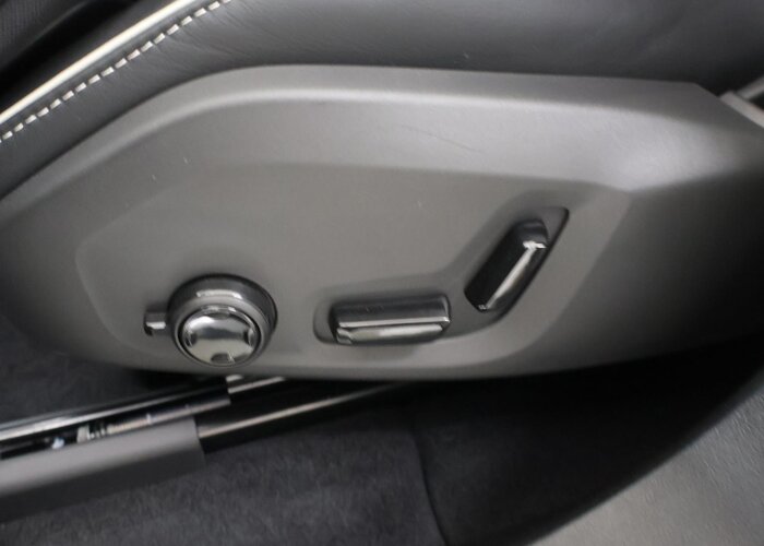 Volvo XC60 2.0 T8 Plug-in hybrid AWD Plus Black Edition