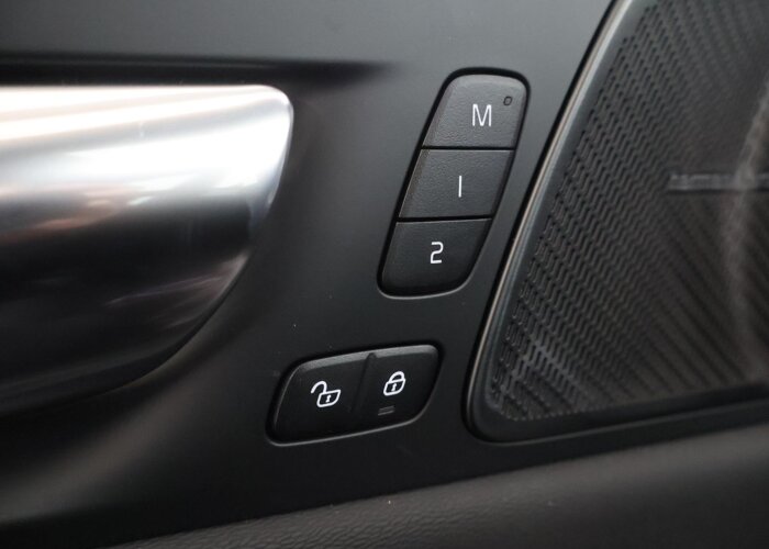 Volvo XC60 2.0 T8 Plug-in hybrid AWD Plus Black Edition
