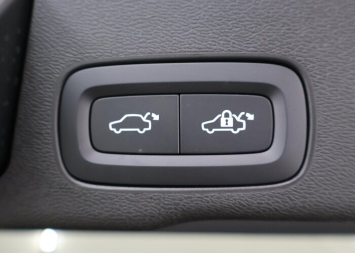 Volvo XC60 2.0 T8 Plug-in hybrid AWD Plus Black Edition