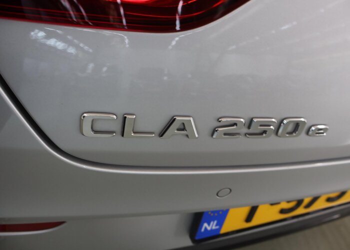 Mercedes-Benz CLA-Klasse 250 e AMG Line