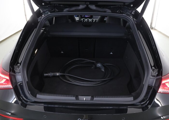 Mercedes-Benz CLA-Klasse Shooting Brake 250 e AMG Line