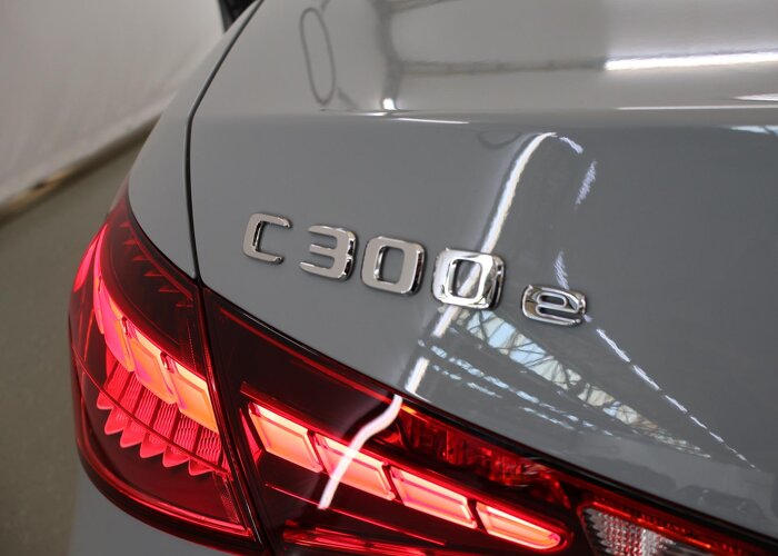 Mercedes-Benz C-Klasse 300e Business Solution AMG